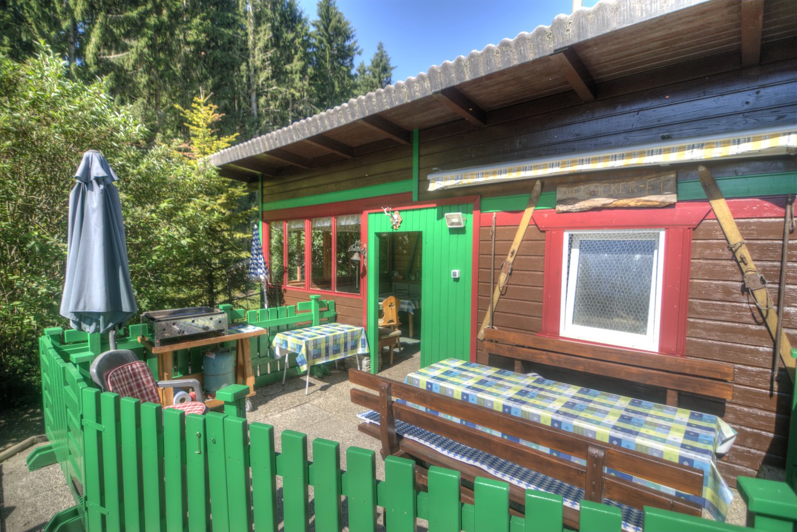 Grillhütte außen